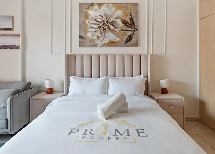 Luxury Studio Near Battua Mall