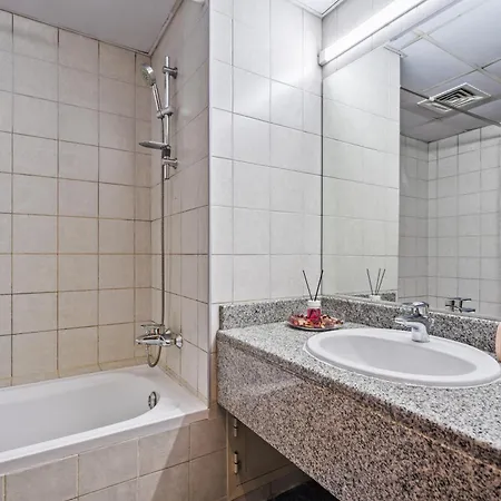 Luxury Studio Near Battua Mall Dubai Esterno foto