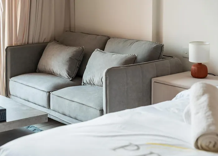 Luxury Studio Near Battua Mall