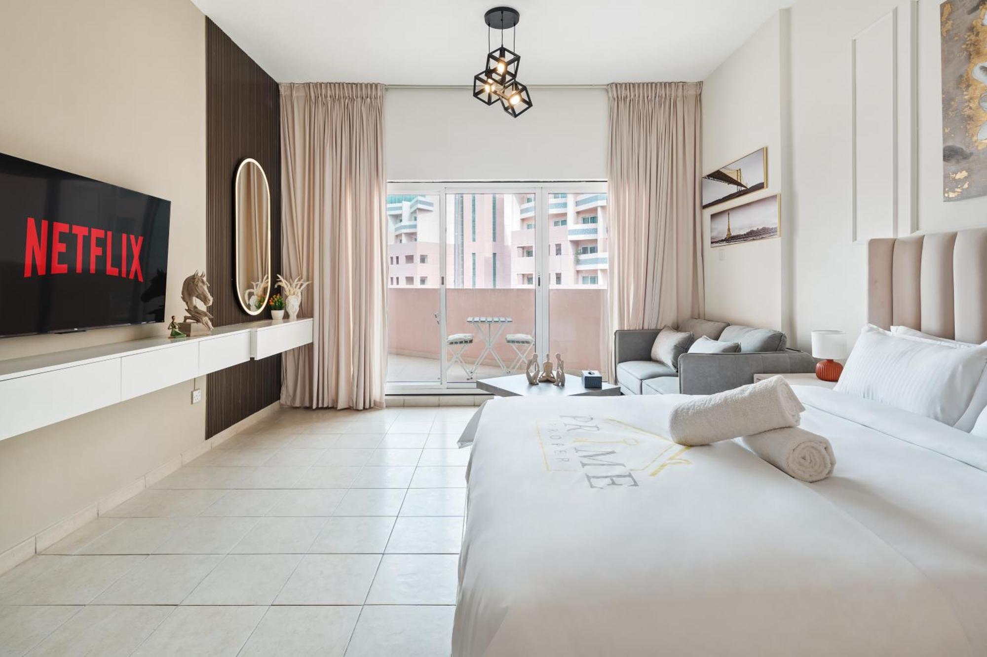 Appartamento Luxury Near Battua Mall